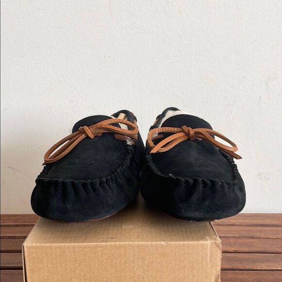 UGG Women's Dakota Slippers Black USA Women Size 7/UK 5/EU 38 - Picture 5 of 12